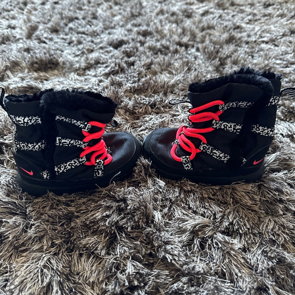 Baby girl Nike fleece lined boots size 6